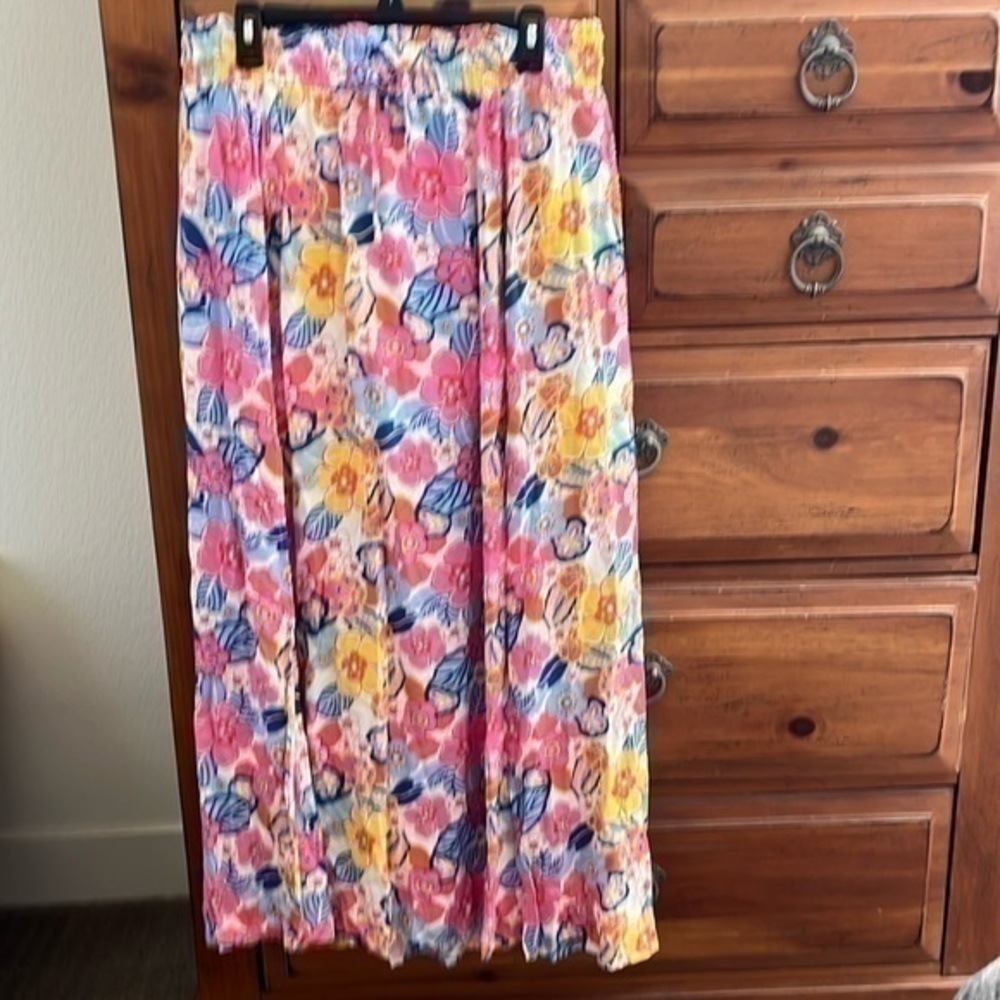 White Birch Women’s Floral Maxi Skirt With Slits on Side NWOT